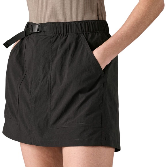 Patagonia Dresses & Skirts - NWT Patagonia Women's Outdoor Everyday Skort. Size Large.